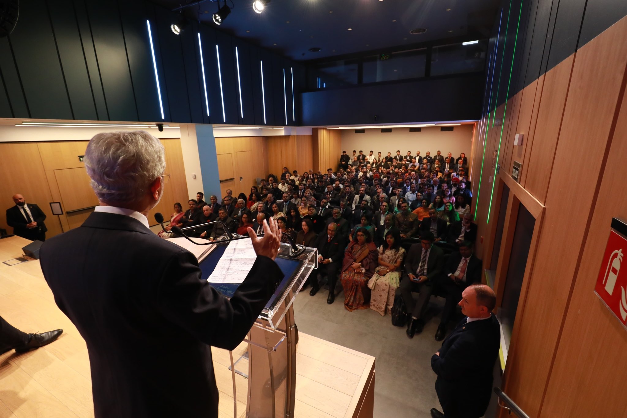 जयशंकर ने भारतीयों को किया संबोधित